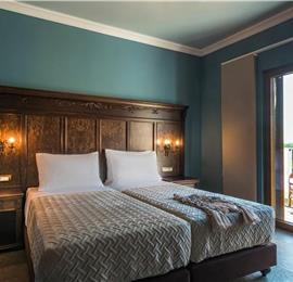 8 bedroom luxury villa with pool near Koutsounari, sleeps 16